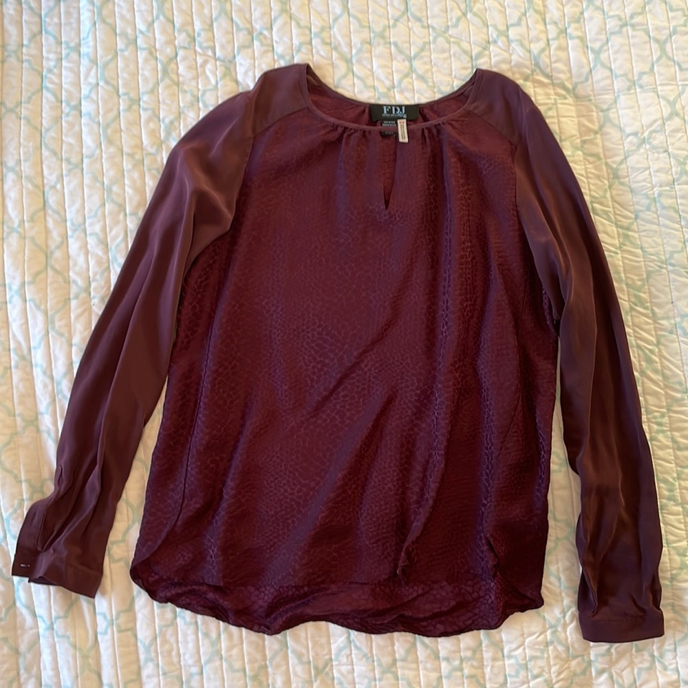 Part 100% Silk, part 53% silk & 47% rayon top blouse
